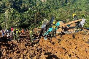 COLOMBIA: 34 muertos en un deslave de tierra en una carretera