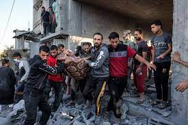 Piden protección civiles en Gaza tras bombardeo en centro ONU