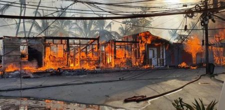 Incendio destruye negocios playa Los pescadores en Las Terrenas