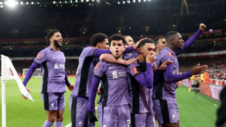 Liverpool vence 2-0 a Arcenal y lo elimina de la FA Cup en Emirates