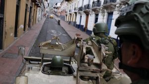 ECUADOR: El Ejército detiene a 329 «terroristas» en 24 horas