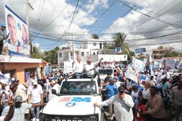 Abinader apoya a los candidatos de SD Este, Boca Chica y Guerra