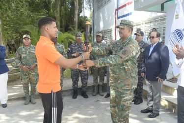 Ministerio de Deportes recibe la antorcha de los Juegos Militares