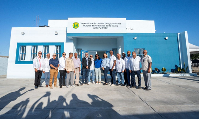 Inauguran Centro de Acopio para comercializar la sal en Montecristi imagen