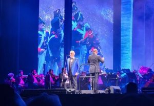 La elegancia de Bocelli llena SD en un concierto con  Filarmónica
