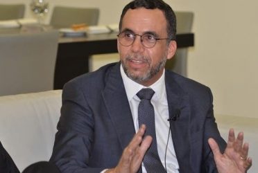 Andrés Navarro llama defender el sistema de partidos de la RD