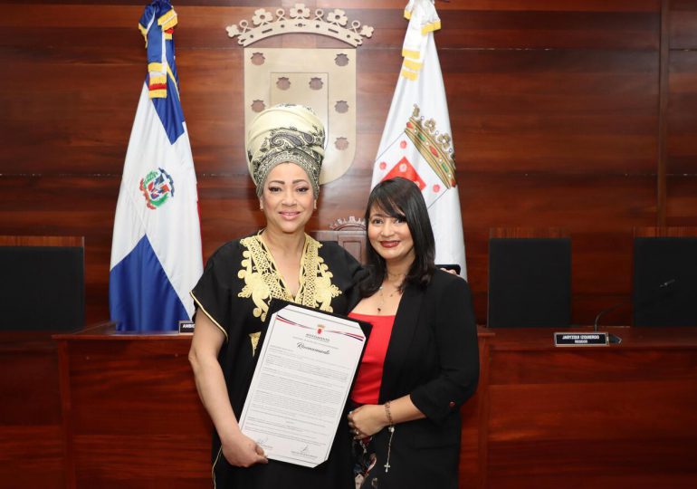 SANTIAGO: Alcaldía reconoce la trayectoria de Diomary La Mala imagen