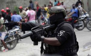 Banda criminal mata a otro policía en Haití, el tercero en mes febrero