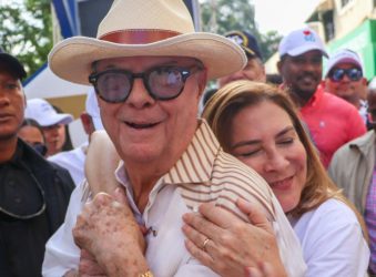 Hipólito Mejía valora apoyo de movimiento deportivo a Carolina