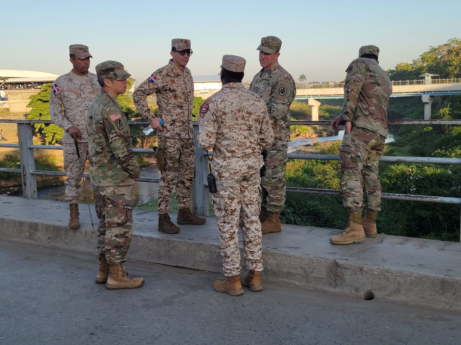 Militares EEUU y RD recorren zonas de la frontera con Haití imagen