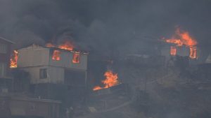 CHILE: Ascienden a 51 muertos por incendios en región Valparaíso