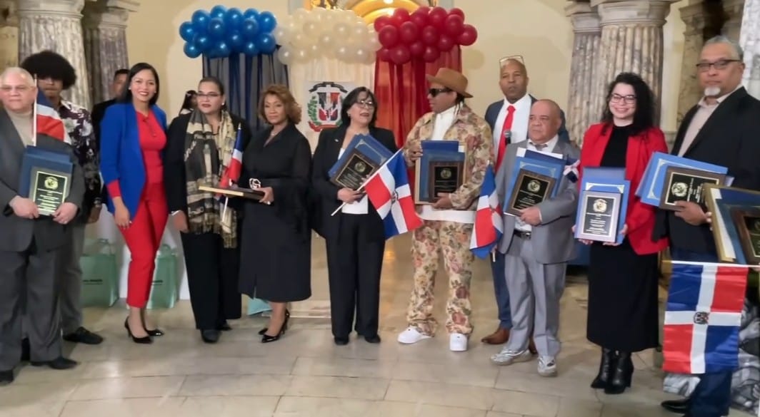 Alcaldía de Newark galardona a Belkys Martínez como Periodista del Año imagen