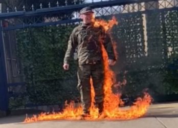 Un hombre se prende fuego ante la Embajada Israel en Washington
