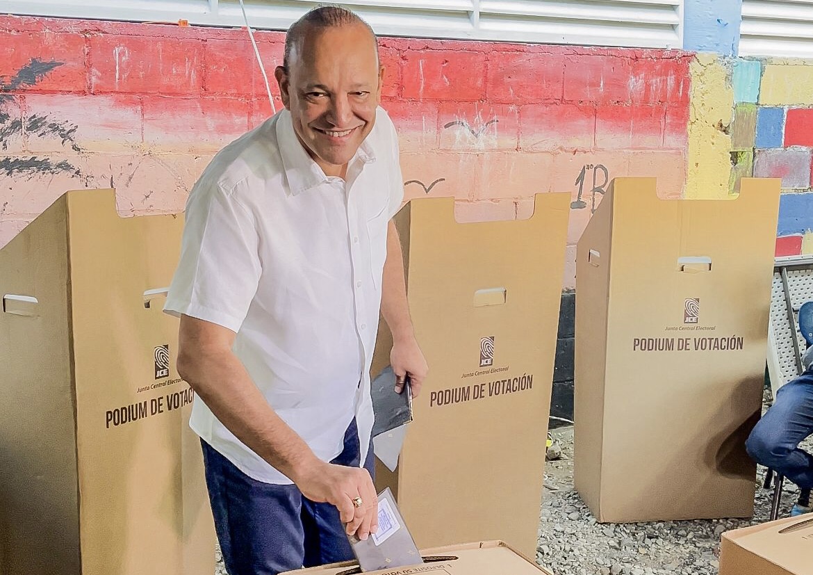 Ulises Rodríguez vota y define el proceso como triunfo democracia imagen