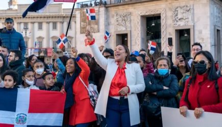 ROMA: Dominicanos festejan el 180 aniversario independencia