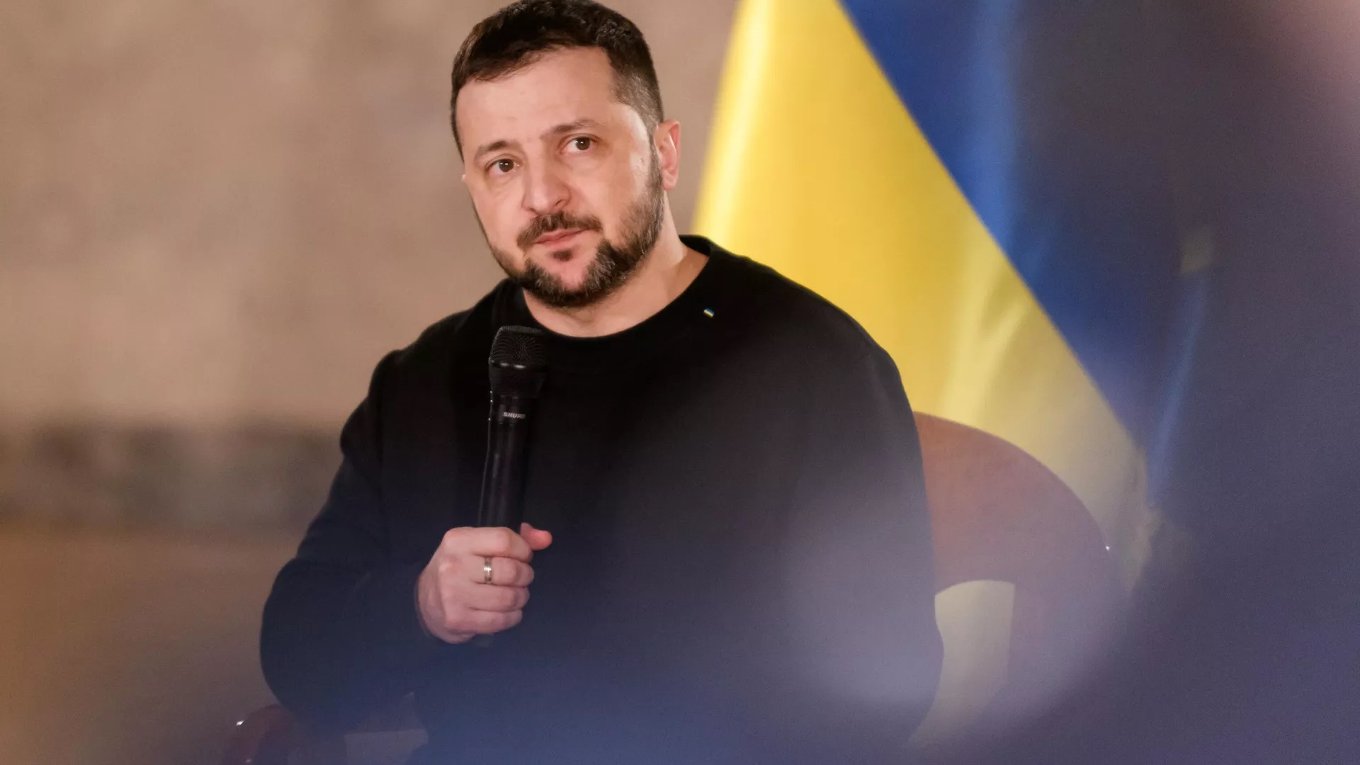 Zelensky believes that Ukraine will not be able to continue without military aid.  AlMomento.net