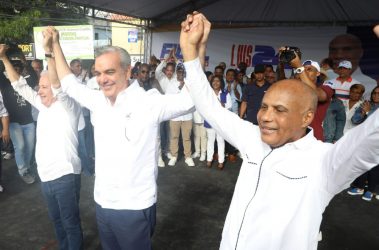 Abinader cree se reduce más el respaldo población a opositores