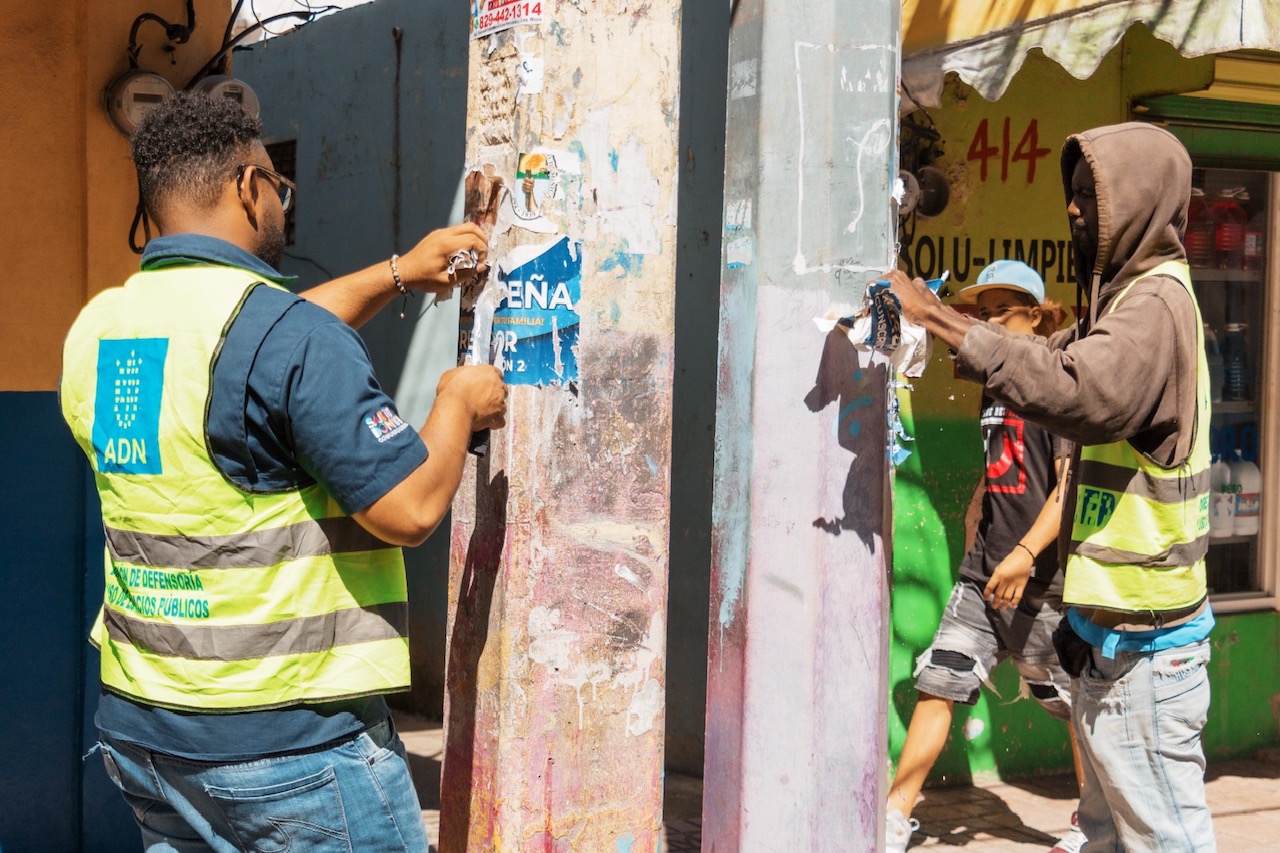 Alcaldía del DN intensifica jornadas de retiro de propaganda política imagen