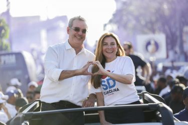 Miles apoyan en DN a Carolina, Luis Abinader y otros candidatos