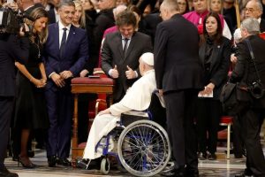 ROMA: El Papa pide «derribar» las barreras de la marginación social