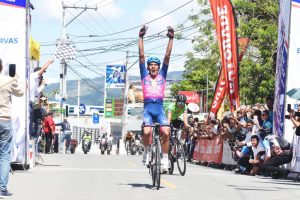 José Castillo se corona campeón Vuelta Ciclística Independencia