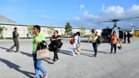 Evacuan de Haití a 14 residentes de Florida en un vuelo a Orlando
