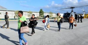 Evacuan de Haití a 14 residentes de Florida en un vuelo a Orlando