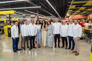 NAGUA: Grupo Ramos inaugura una moderna tienda La Sirena