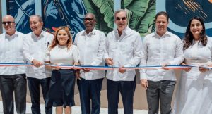 El Presidente Abinader inaugura un centro regional UASD en Azua