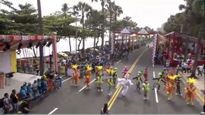 Carnaval del DN atrajo millares  personas al malecón capitaleño