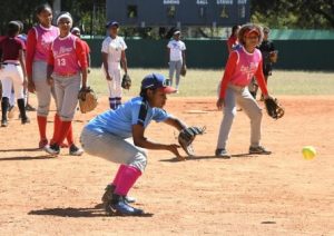 R. Dominicana abre campeonato Américas de softbol frente a Perú