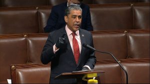 EU: Adriano Espaillat introduce resolución en favor inmigrantes de Camerún