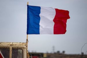 Francia anuncia vuelos chárter para evacuar ciudadanos de Haití