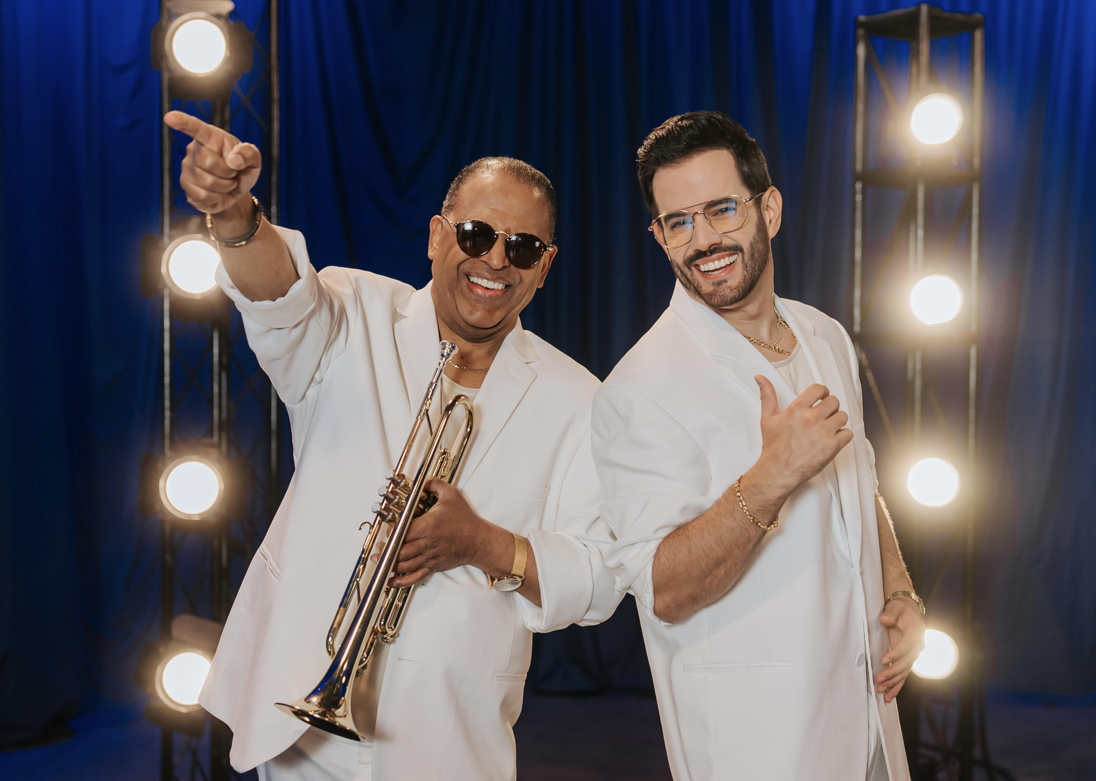 Manny Cruz y Wilfrido Vargas lanzan «El hombre divertido» imagen