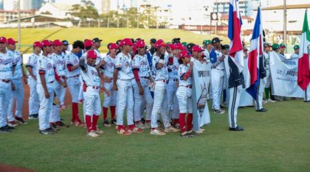 Cazatalentos MLB ojean a jóvenes peloteros en la Serie Caribe Kids