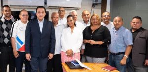 SANTIAGO: Candidato a senador  PRM recibe apoyo de cristianos