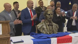 BOSTON: Develan busto Duarte en la Casa Estatal de Massachusetts