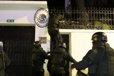 Repulsa generalizada a violación de Embajada de México en Quito