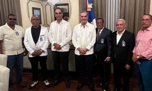 Luis Abinader recibe empresarios dominicanos residentes en PR
