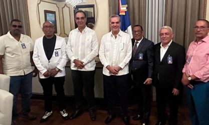 Abinader recibe empresarios dominicanos residentes en PR