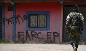 Colombia: 15 disidentes de FARC mueren en ofensiva de militares