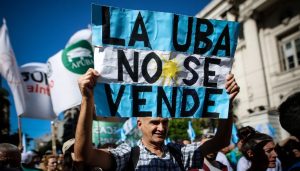 ARGENTINA: Miles participan en manifestaciones contra J. Milei
