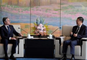 Blinken pide manejo responsable de relaciones entre China y EEUU