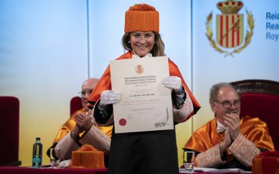 ESPAÑA: Carolina Mejía es investida como Académica de Honor