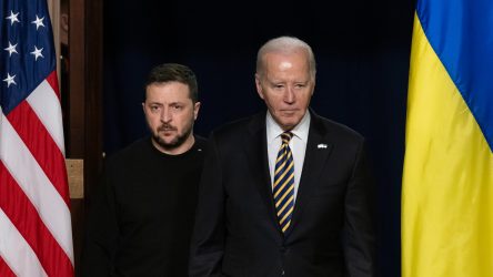 EEUU: Biden dice a Zelenski que pronto enviará ayuda a Ucrania