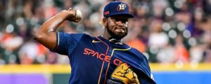 Dominicano Ronel Blanco lanza no hitter en paliza Astros a Blue Jays