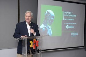 Empresarios de Herrera a favor de regular uso inteligencia artificial