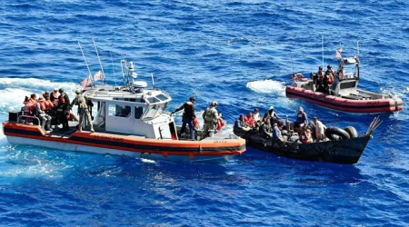 Guardia Costera EU detiene a 96 dominicanos iban en yola a PR