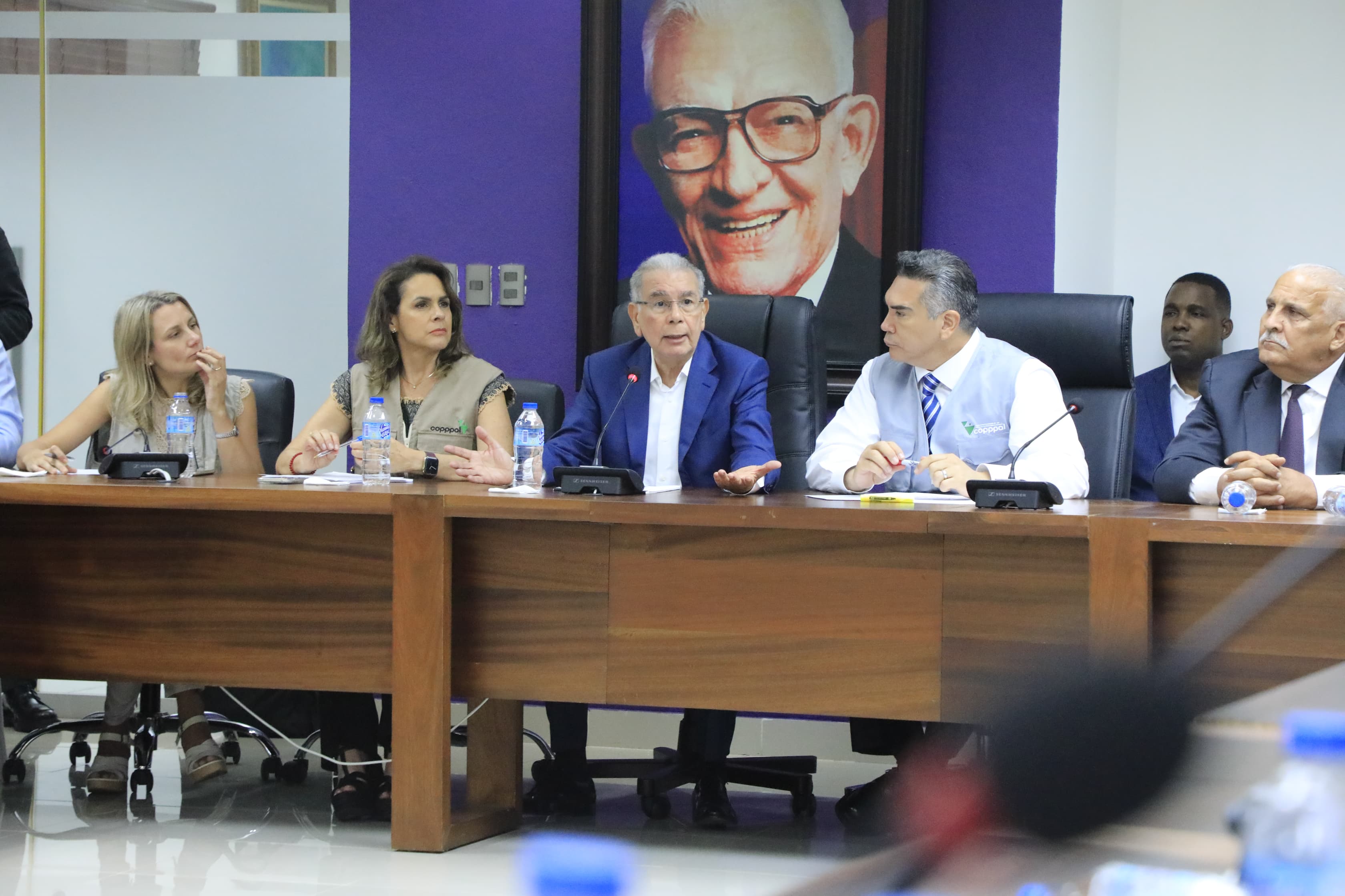 Dirigentes del PLD se reúnen con observadores de la COPPPAL imagen