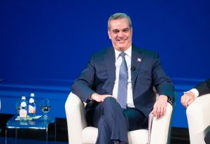 Presidente Abinader se reunió hoy  con observadores internacionales